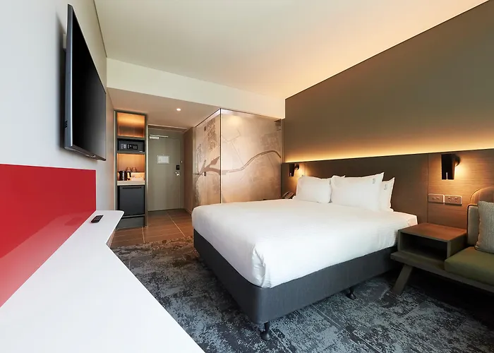 Standard Queen Room